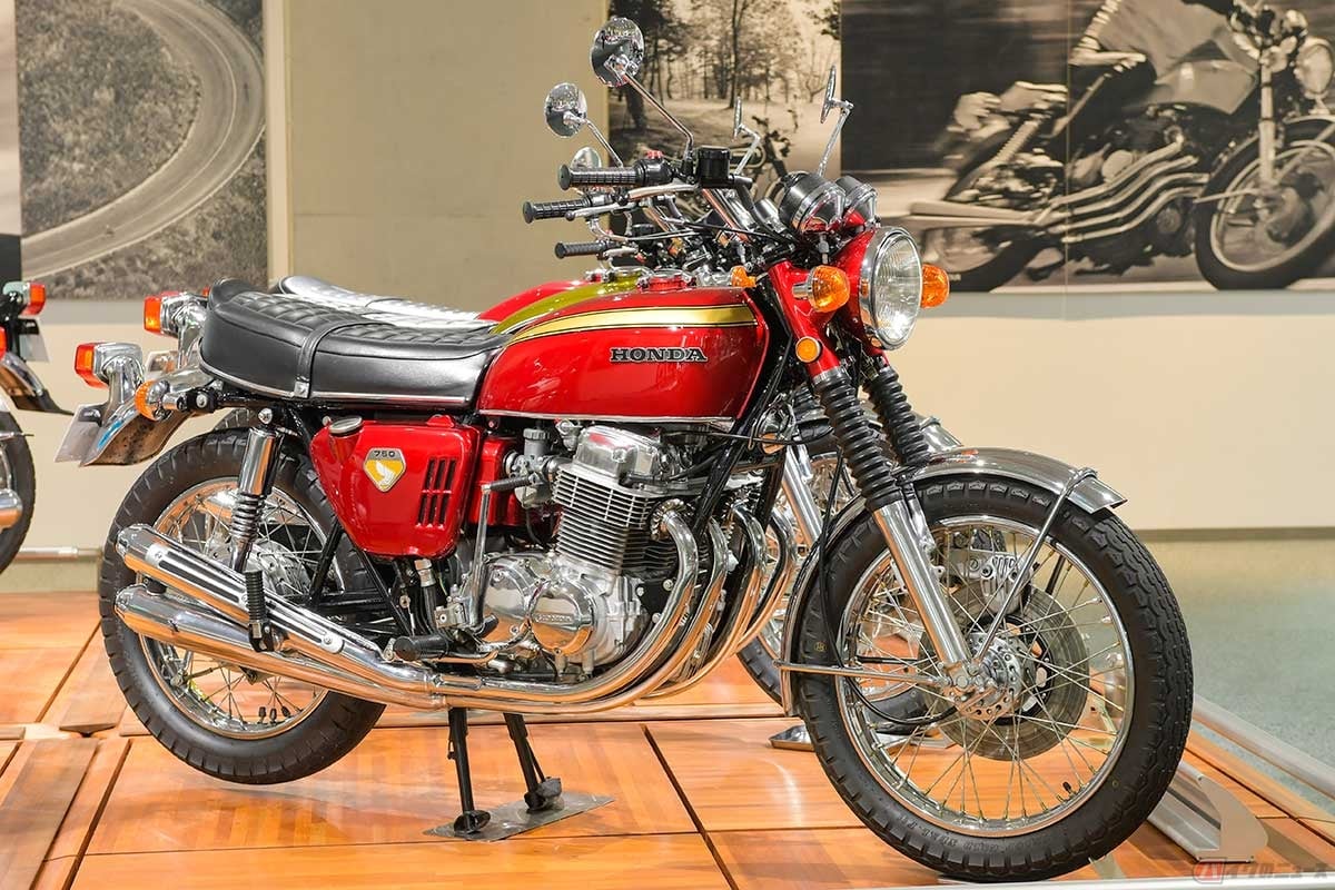 ホンダ「DREAM CB750FOUR」(車体色:ルビーレッド)