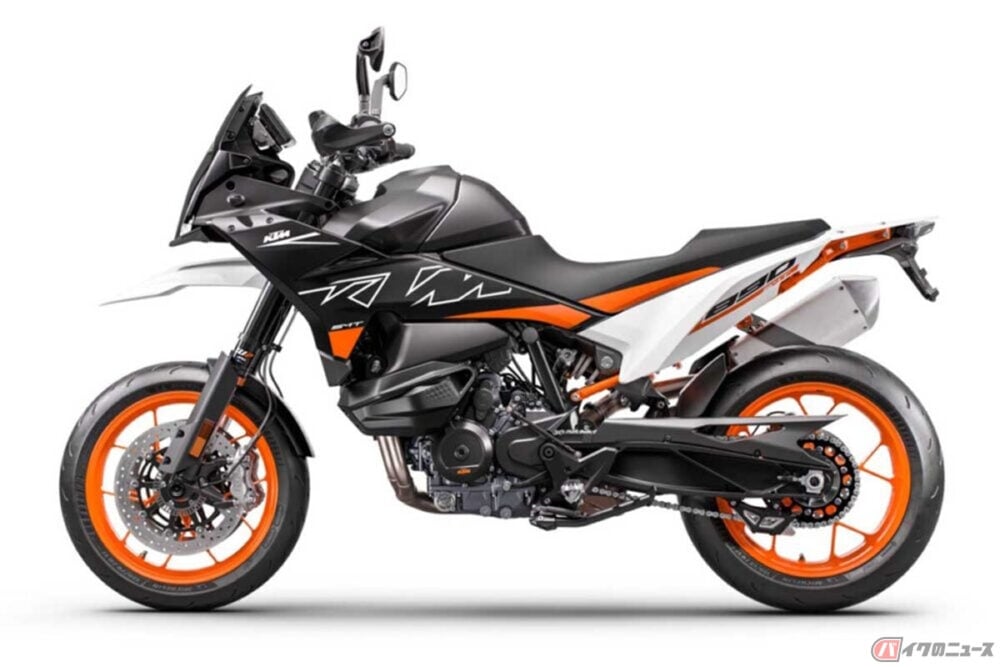 KTM「890 SMT」 アグレッシブなライディングとリラックスした