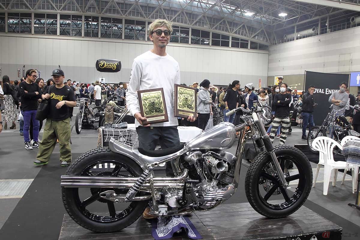 1984年まで生産された“4速フレーム”のハーレーを対象にした“ベストフォースピード”とバイクメーカー「ロイヤルエンフィールド」のブースで作品を披露した台湾のラフクラフツからピックを獲得したのは神奈川からエントリーしたヒデモーターサイクルのハーレー・ナックルヘッド