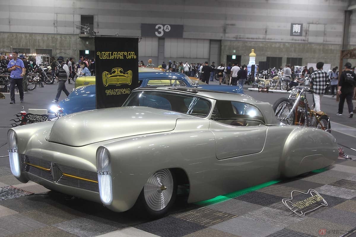 今年のジョインツはご覧のとおりカーショーも同時に開催。カー・カスタムカルチャーも熱い土地柄ゆえ、会場には珠玉のマシンが展示されました。写真は2022YOKOHAMA HCSのチャンピオン、パラダイスロードによる“ULTIMATUM”。まさに世界レベルの1台です
