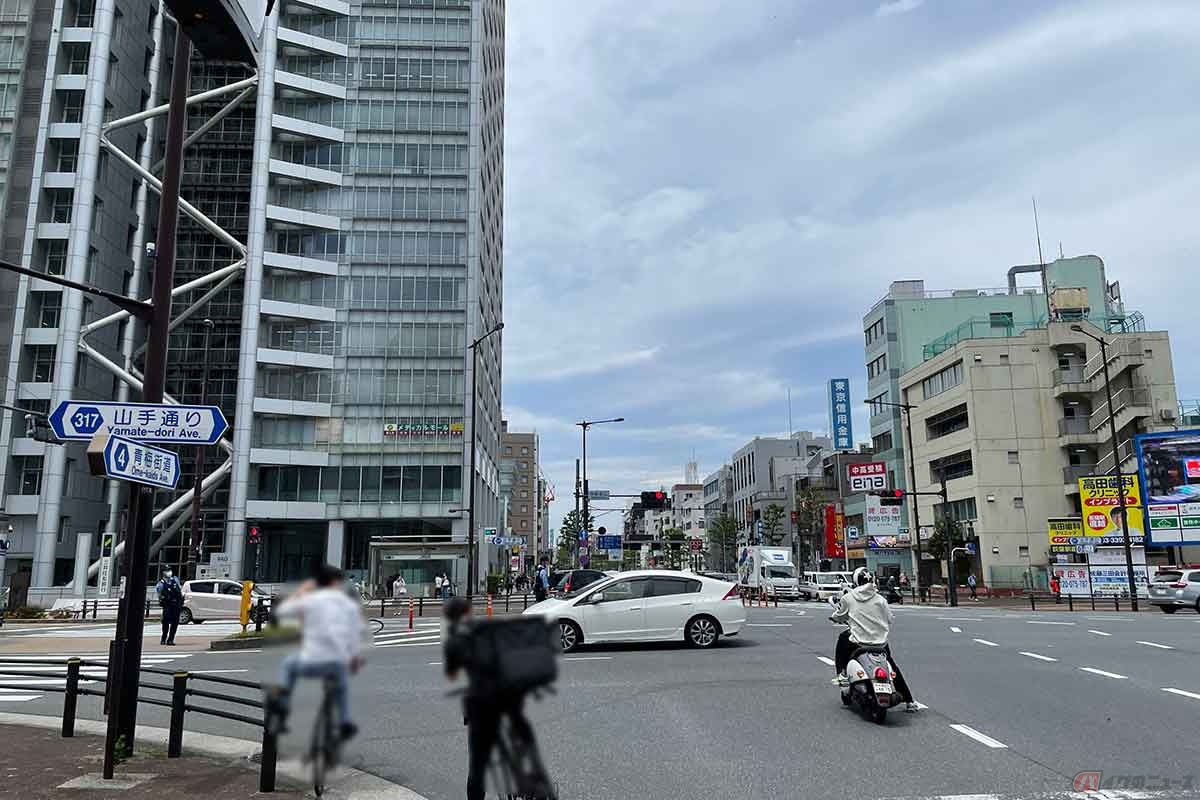 「青梅街道」と「山手通り」の交差点では突風に注意