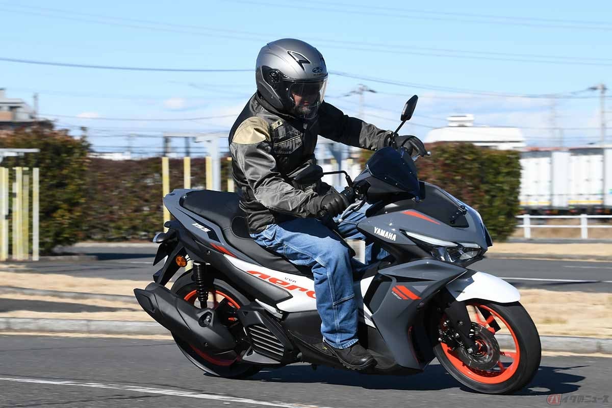 エアロックス155に乗る筆者(佐賀山敏行)