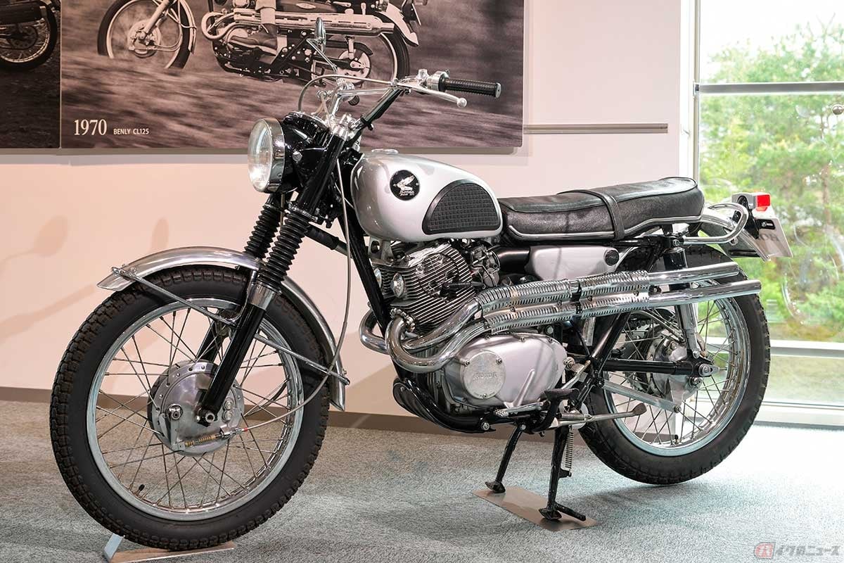 1962年にアメリカで市販が開始されたホンダ「DREAM CL72 SCRAMBLER」