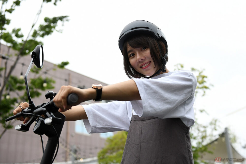2023年7月1日から電動キックボードの運転に運転免許は不要でヘルメットの着用は努力義務となる