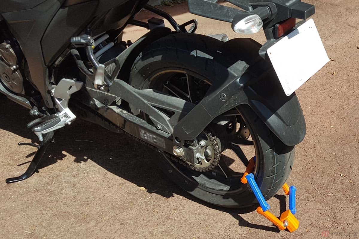 バイクには様々な盗難対策グッズがラインナップされている