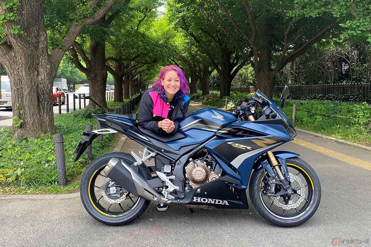 ホンダ「CBR400R」のサイド