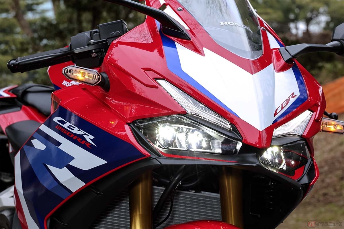 バイクが常時点灯になったのは安全上の理由