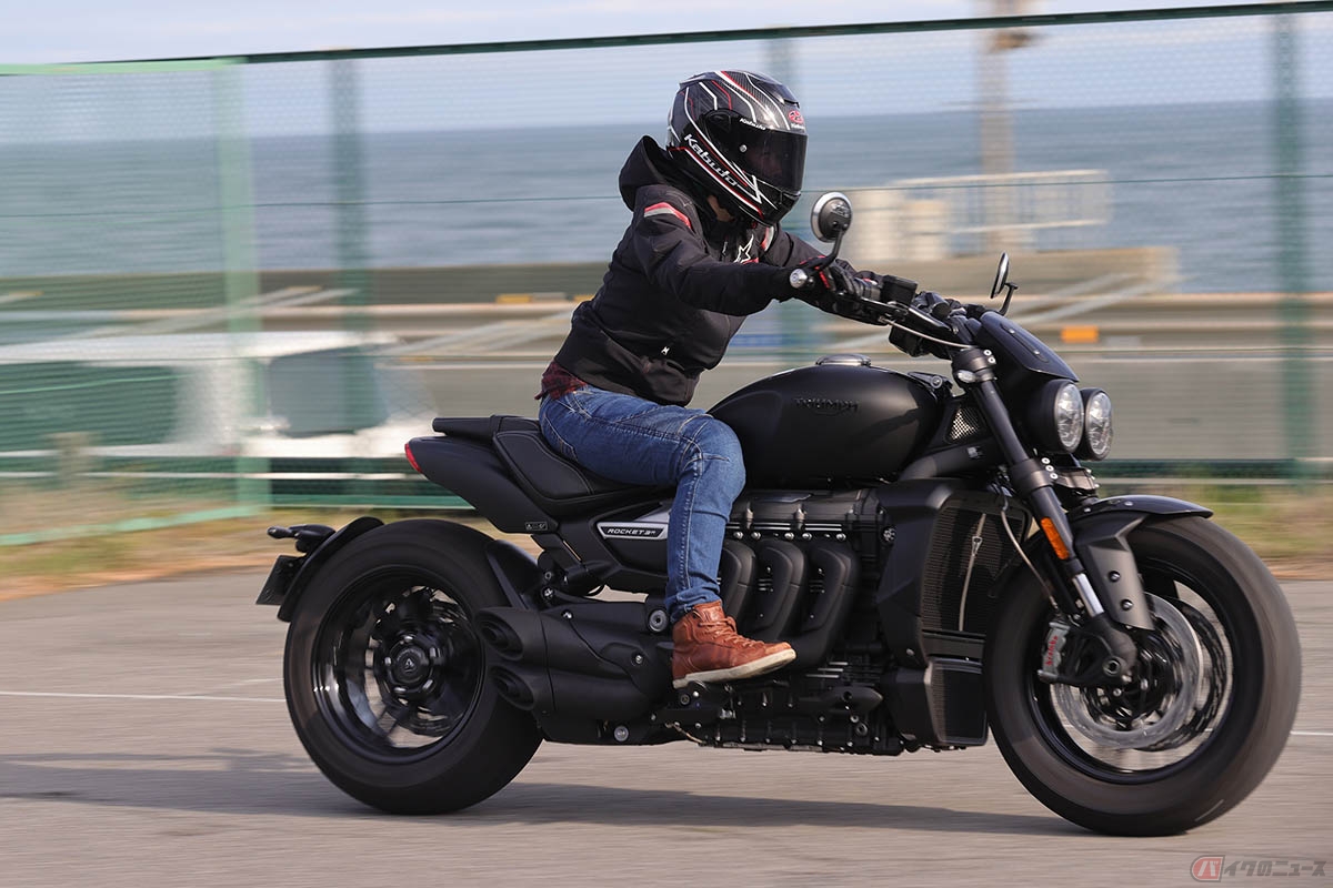 量産バイク世界最大エンジン搭載 トライアンフ ロケット3 R は排気量2500 の英国紳士 バイクのニュース