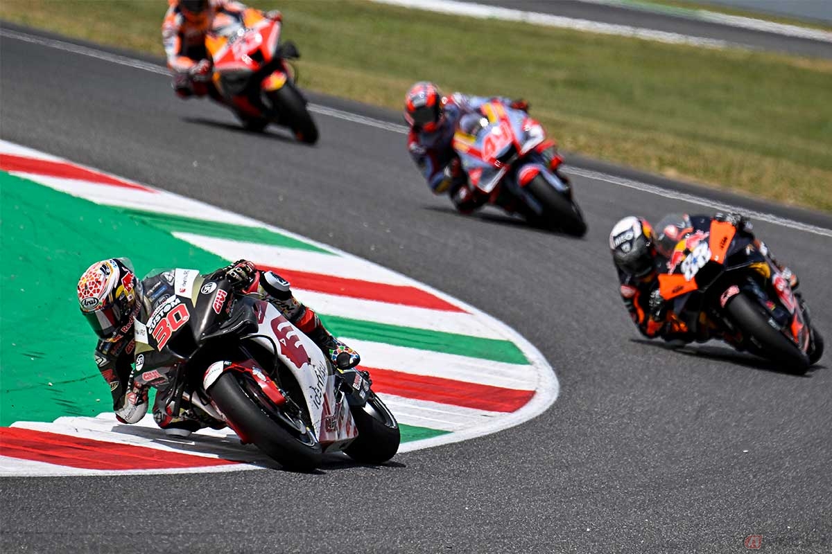 ホンダのMotoGPマシン「RC213V」を駆り、2022年シーズンのMotoGPクラスに参戦する唯一の日本人ライダー、中上貴晶選手（#30 LCR Honda IDEMITSU）。中盤にポジションを回復し、8位でチェッカーを受けた