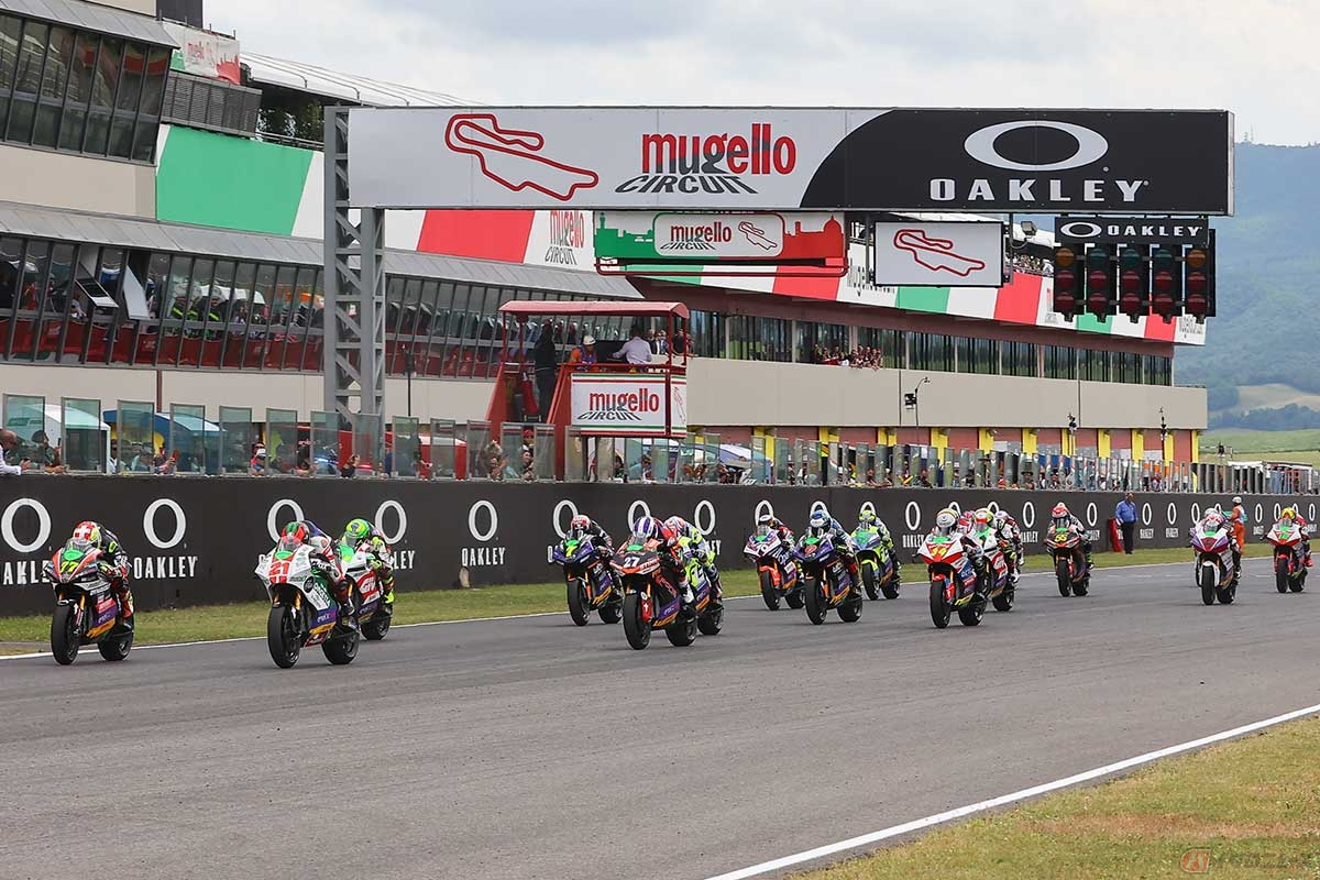 電動バイクレースmotoe第3戦イタリア大会 レース1でドミニケ エガーター選手が優勝 チャンピオンシップでポイント差を拡大 バイクのニュース 電動バイクレースmotoe第3戦イタリア大会 レース1でドミニケ エガーター選手が優勝 チャンピオンシップでポイント差を拡大 バイクのニュース