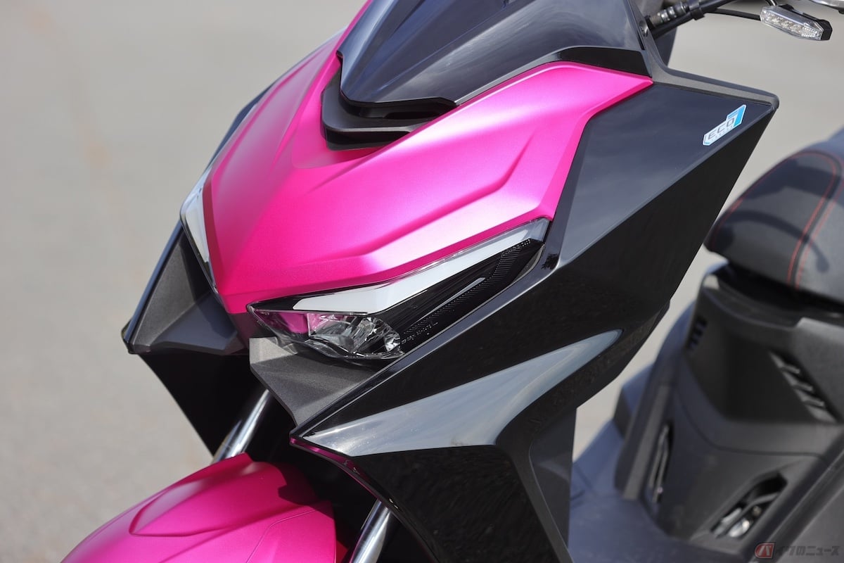なんだか速そうな顔つきをしているKRV180TCS