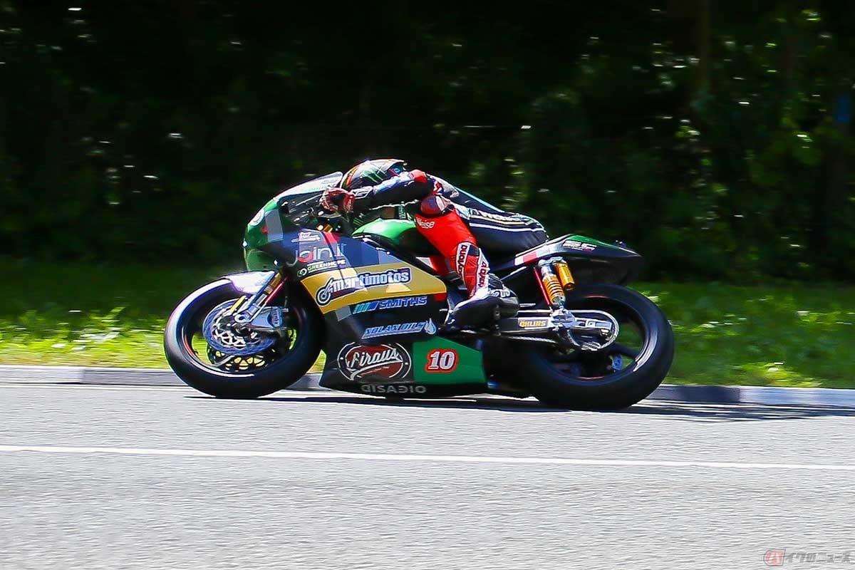 「スーパーツインTT」で優勝したピーター・ヒックマン選手。イタリアのPaton「S1-R」を走らせた(写真/小林ゆき)