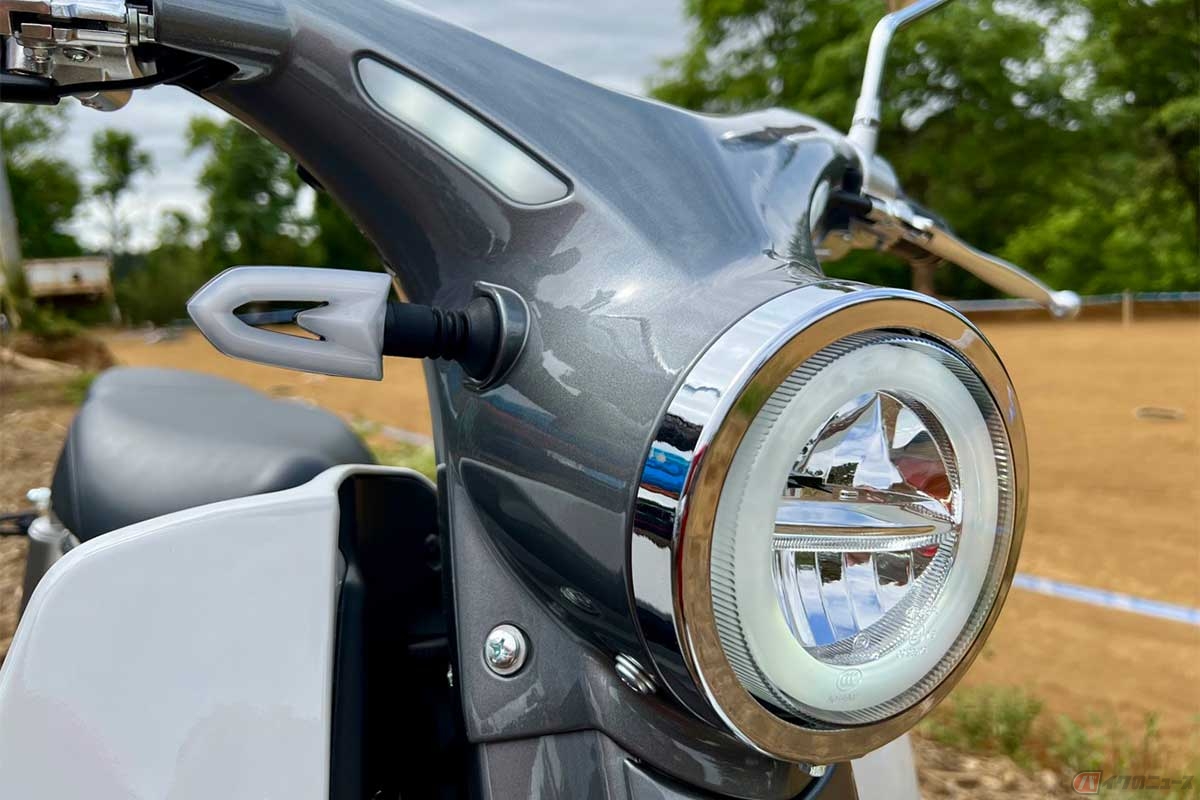 灯火類は全てLEDを採用。カモメスタイルのオールドファッションとデイライトLEDの組み合わせが斬新