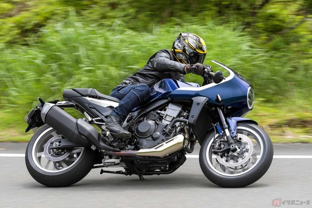エンジン特性と車体ディメンション、窮屈にならない前傾のライディングポジションにより、コーナーを駆け抜けるたびに歓びを感じる