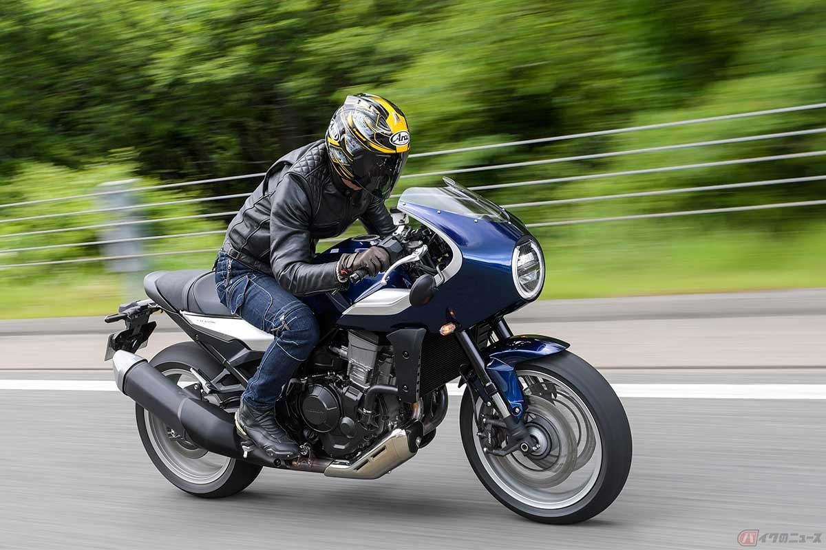 最新モデルの車体にカフェレーサーのスタイルをマッチング。そのデザインは現代風に解釈したホンダの答えがカタチになったもの