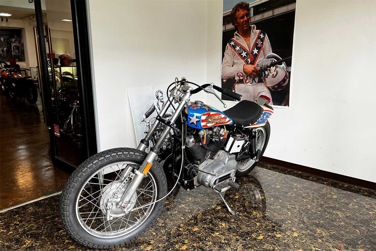 アメリカで大人気となった伝説のスタントライダー、イーブル・クニーブルが所有していたハーレー・ダビッドソン「XLCH」