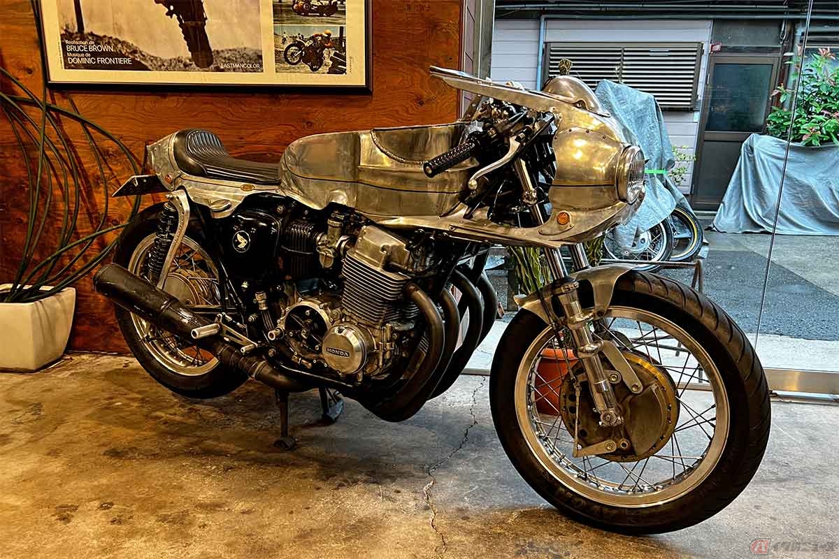『WESCO JAPAN』にはアメリカ在住のカスタムビルダー、木村信也氏が製作した「HONDA CB750Four」が展示されていた