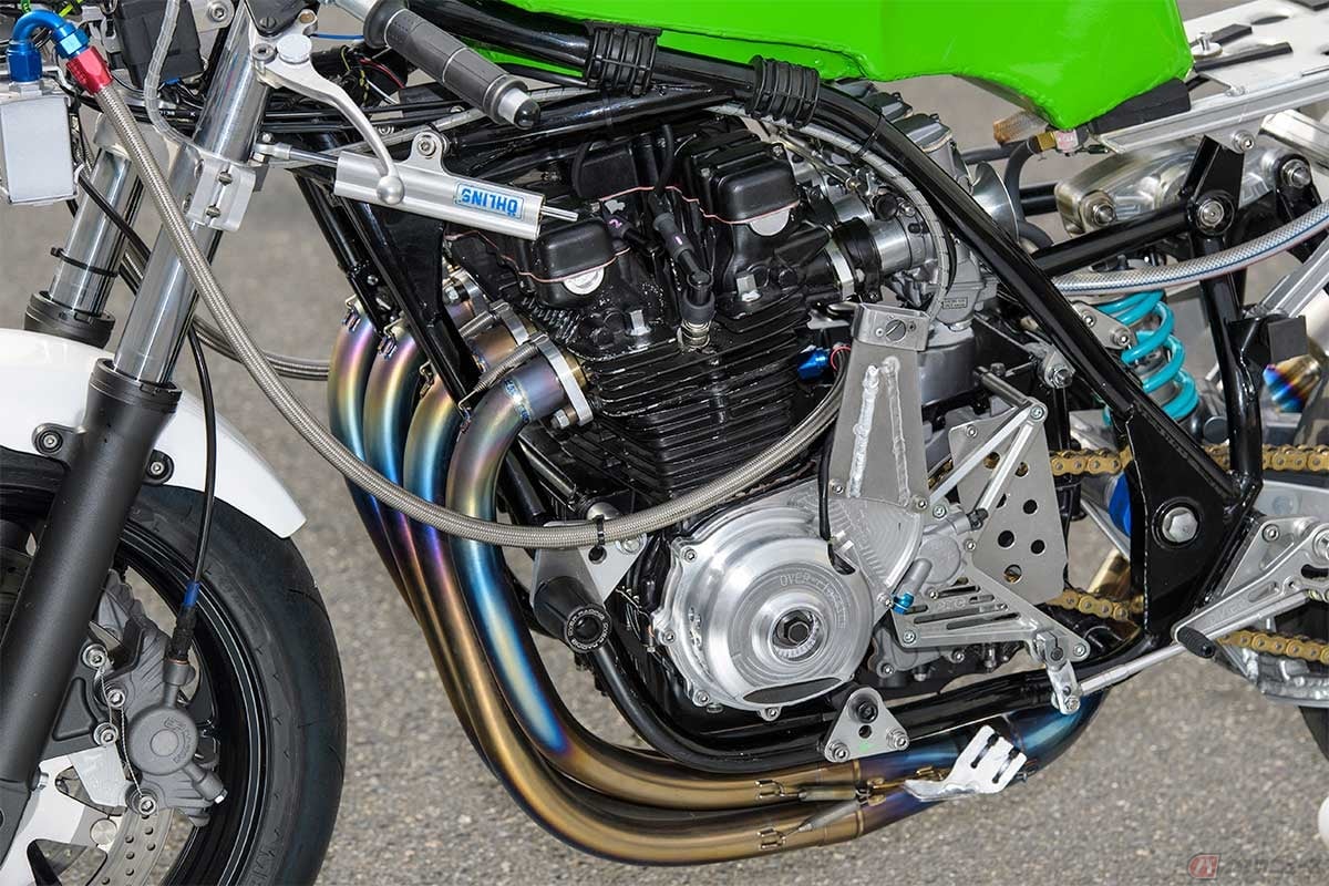 Z1000MkII用をベースとするエンジンは、アフターマーケット製の鍛造ピストンを使って排気量を1100ccに拡大。点火ユニットはイギリスのエレクトリックワールド製、5速ミッションはクロスレシオ化