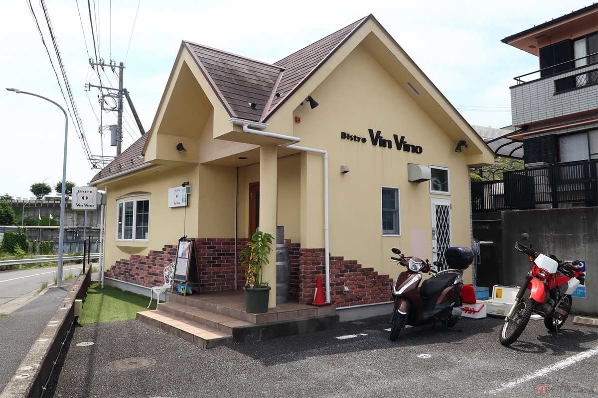 横浜新道「今井IC」近くにあるフレンチレストラン「Bistro Vin Vino」。定休日だったところ特別にアジフライを作っていただいた