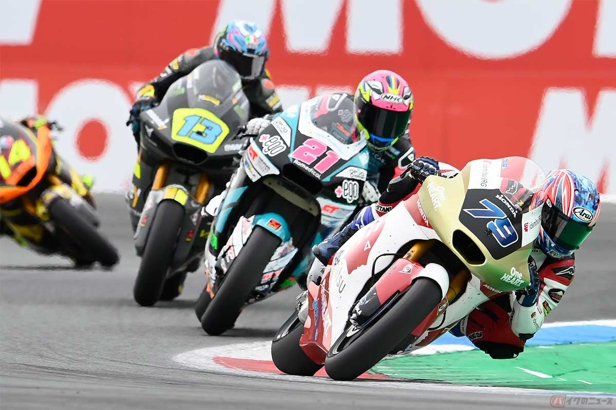 小椋選手(#79)は15周目にはチャンピオンシップを争うチェレスティーノ・ヴィエッティ選手(ムーニー・VR46・レーシングチーム/#13)をかわす