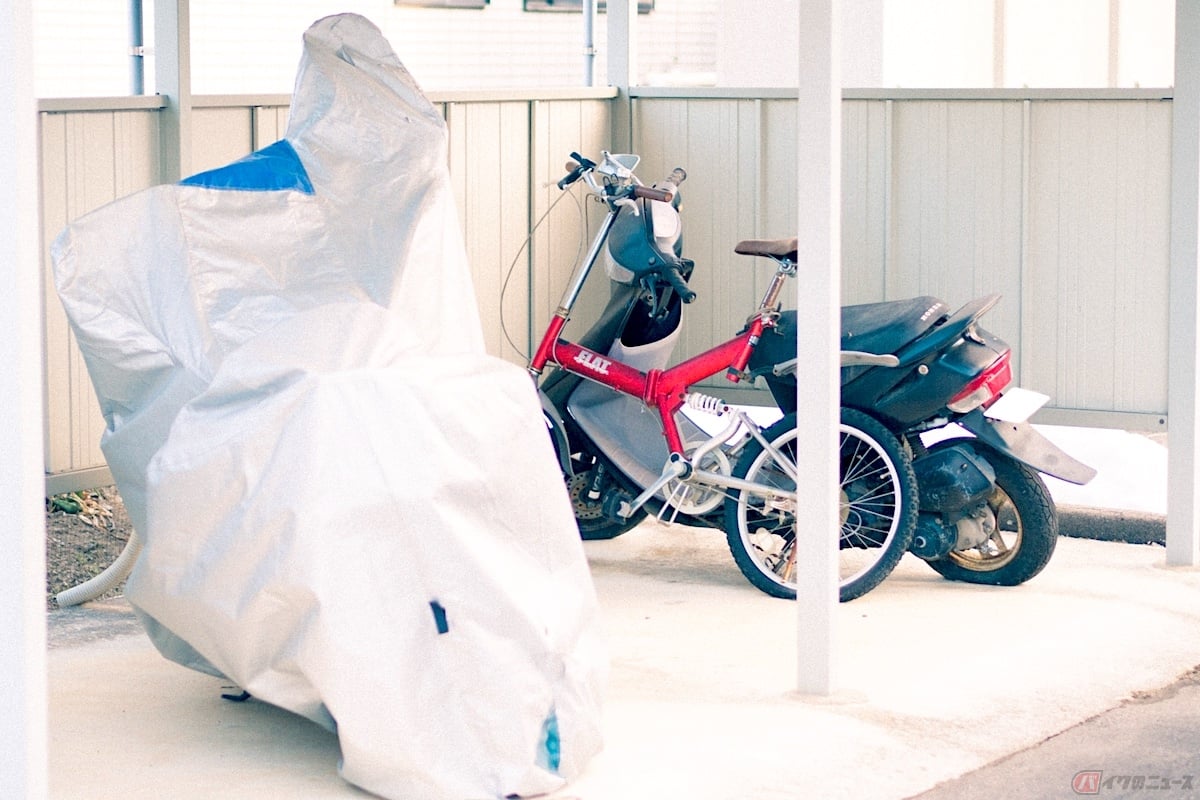 放置バイクの多くはマンションやアパートの敷地内、駐車場などで多くみられる