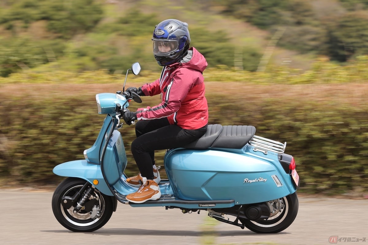 重さは感じるけど、むしろ安定感があって風に煽られても余裕そう