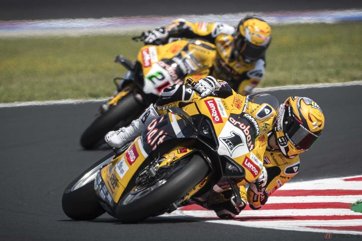 これまでのドゥカティのレース活動への敬意を表してドゥカティ・イエローのスペシャルカラーでSBK第5戦エミリア・ロマーニャラウンドに挑んだAruba.it Racing - Ducatiチーム