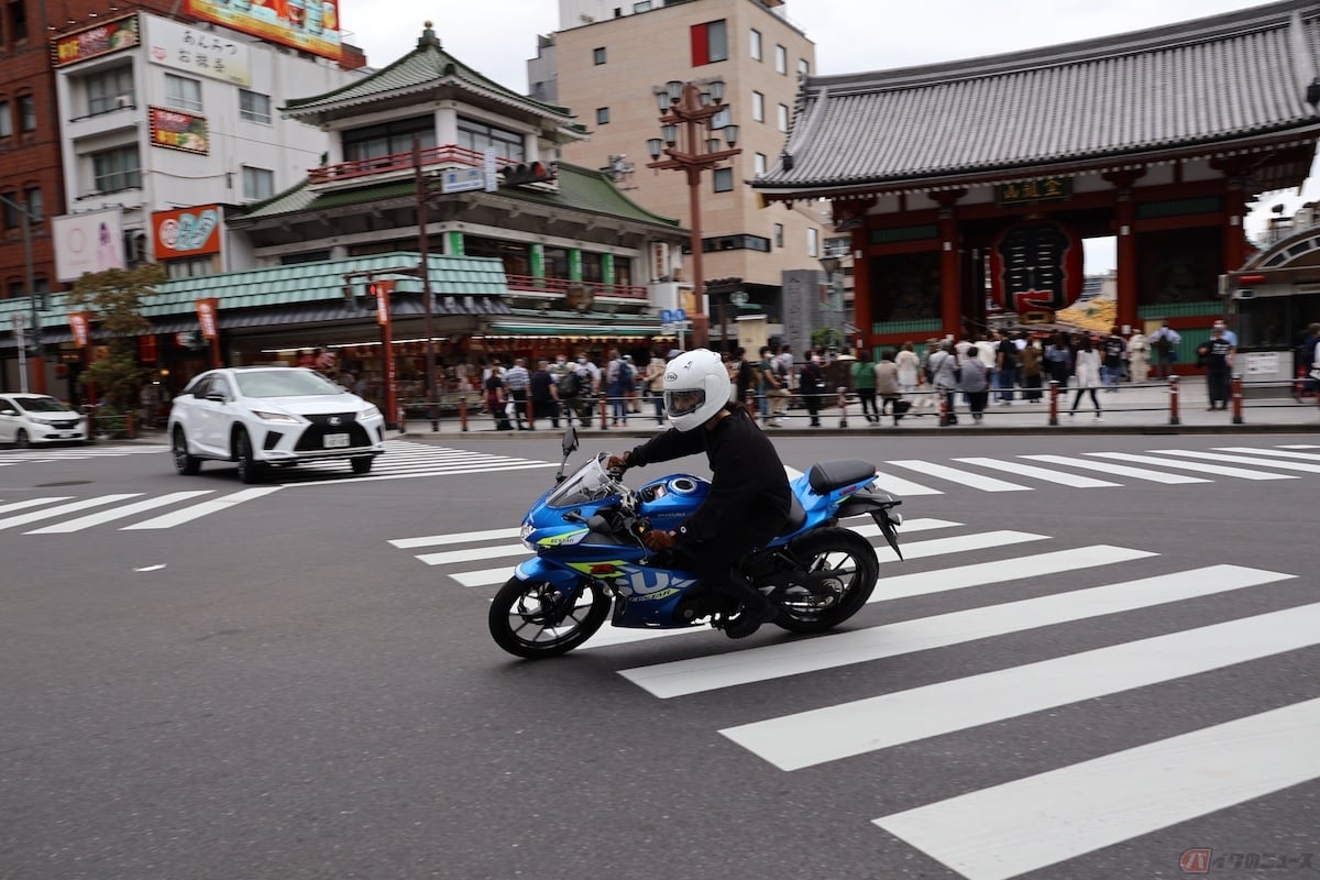 事故を発生させないために、ライダーには慎重な走行と交通ルールの遵守が求められる