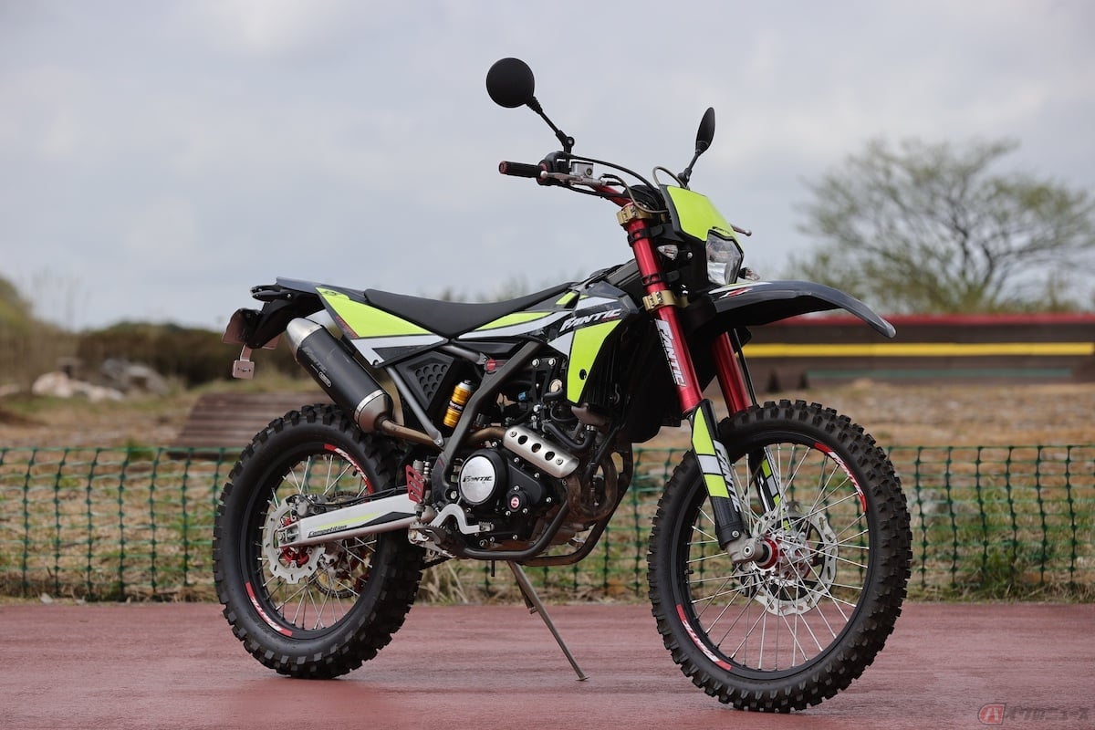 「ENDURO」にカテゴライズされているのがXEFシリーズ