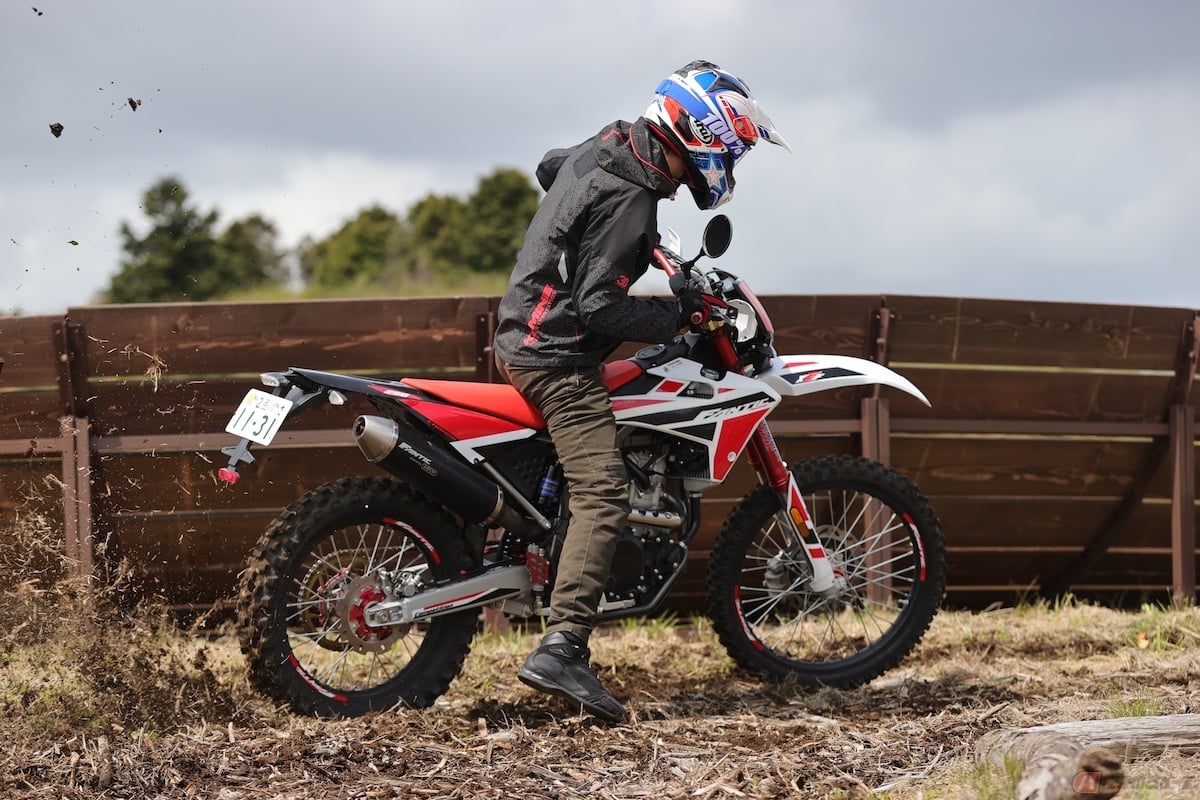 オールラウンダーとしても楽しめるナンバー付きトレールは、ずっと持っていたい一台