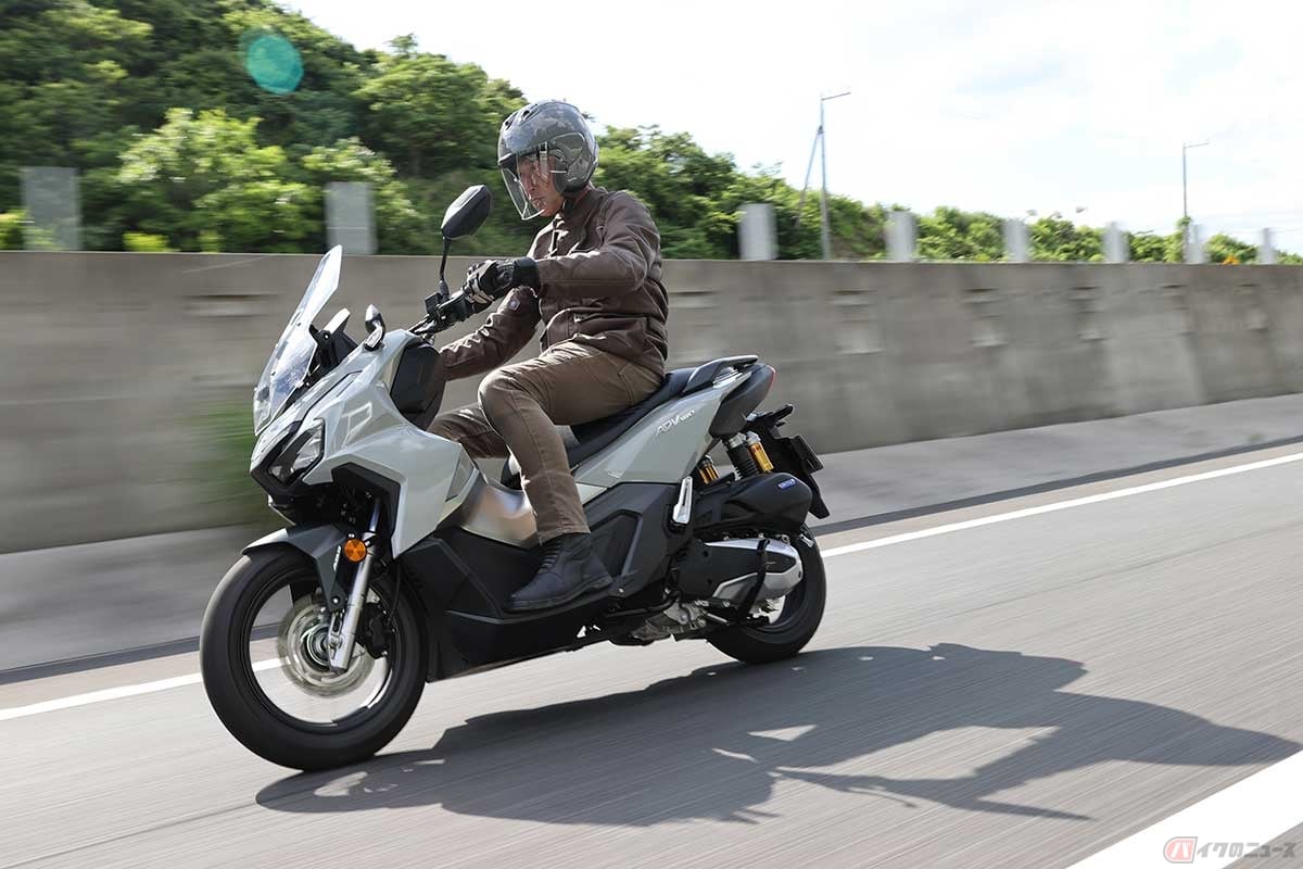 先代と比べると高速道路での走りの良さは目を見張るものがある。100km/h巡航がとても快適