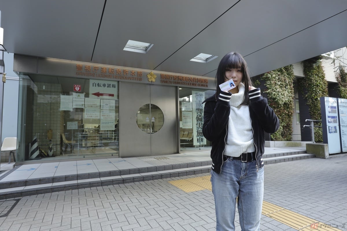 16歳から取得できるのは、「原付免許」、125㏄以下の「小型限定普通二輪免許」と、400㏄以下の「普通二輪免許」です