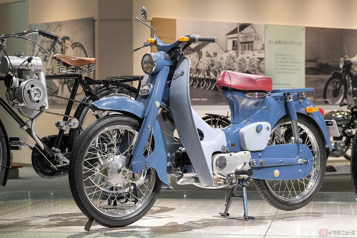 1958年に発売された「Super Cub C100」。現在でも人気の「スーパーカブ」シリーズの元祖。写真は1960年に鈴鹿製作所で生産開始された1号車