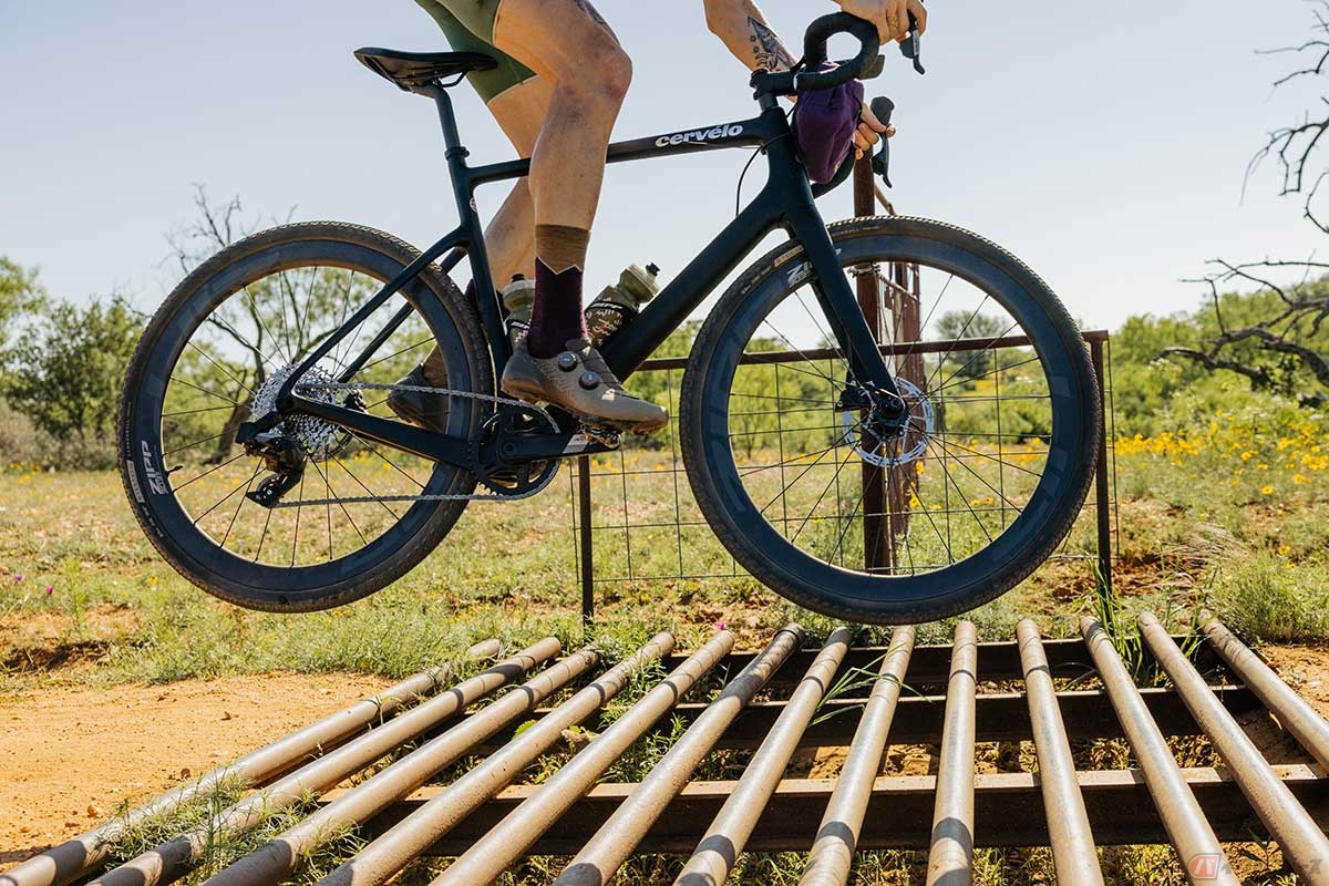 「SRAM APEX(スラム・エイペックス)」シリーズは、ワイドレンジな1x12ギア