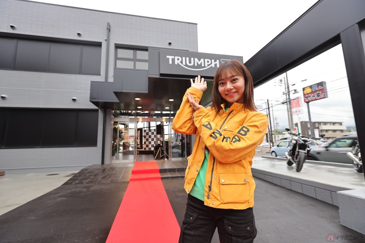グランドオープンしたばかりのトライアンフ正規販売店「トライアンフ松本」に行ってきました