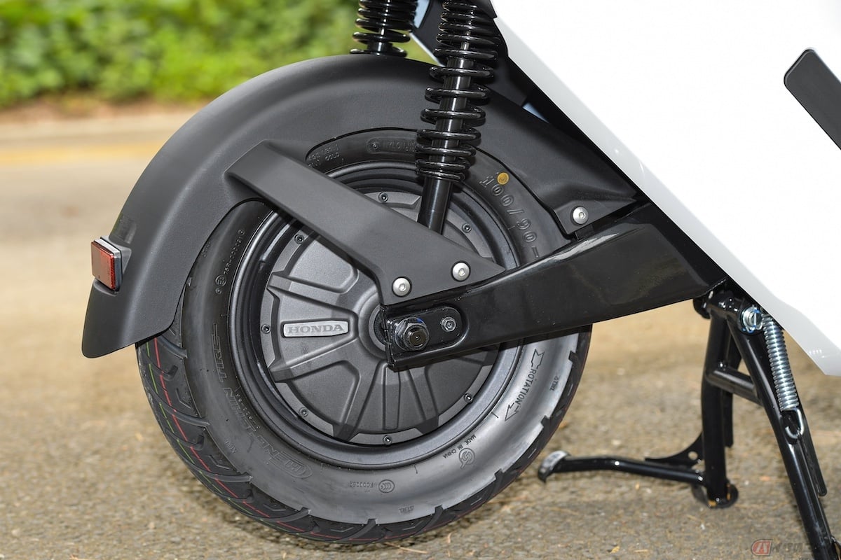 駆動はインホイールモーターを採用