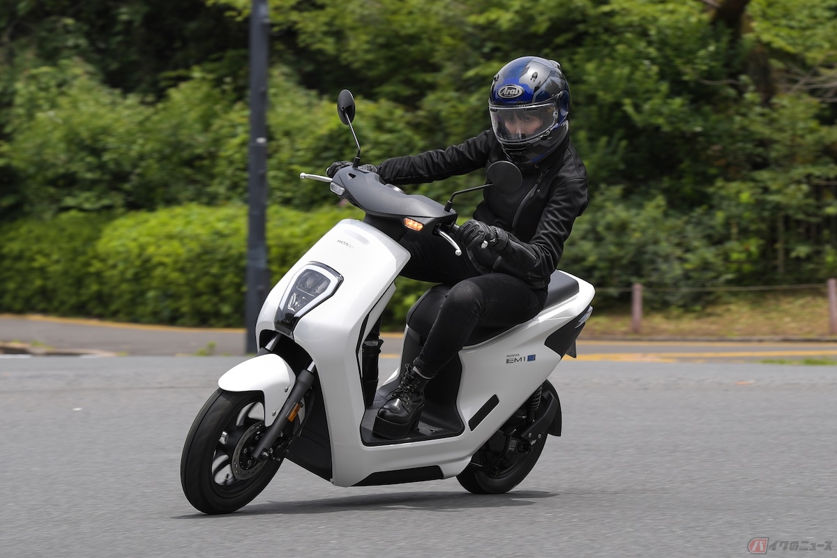 エンジン車に比べて、電動車は出だしから元気にキビキビ走ってくれる！