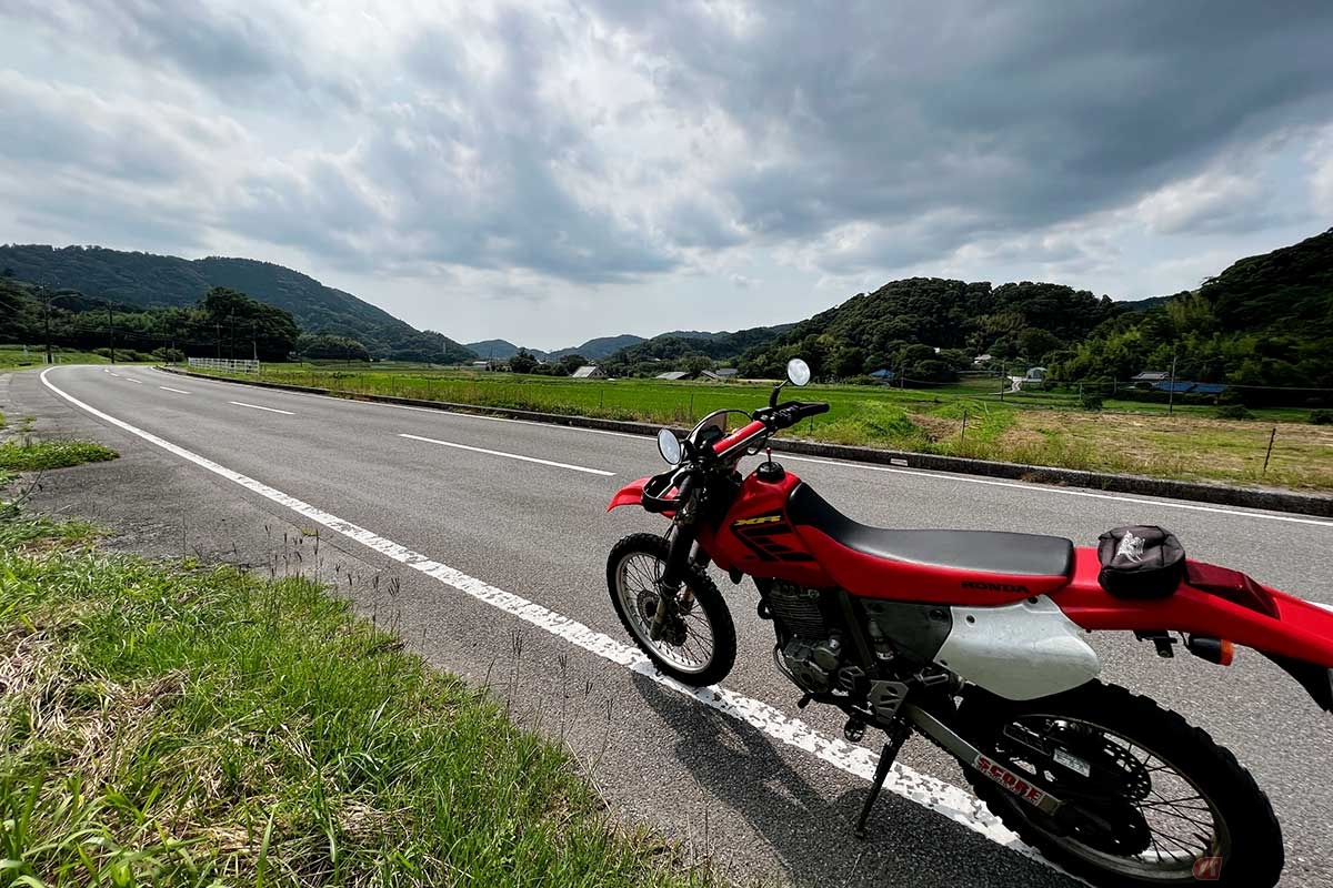 金谷元名林道が通行止めだったので嶺岡方面をツーリング。途中の景色は北海道のよう