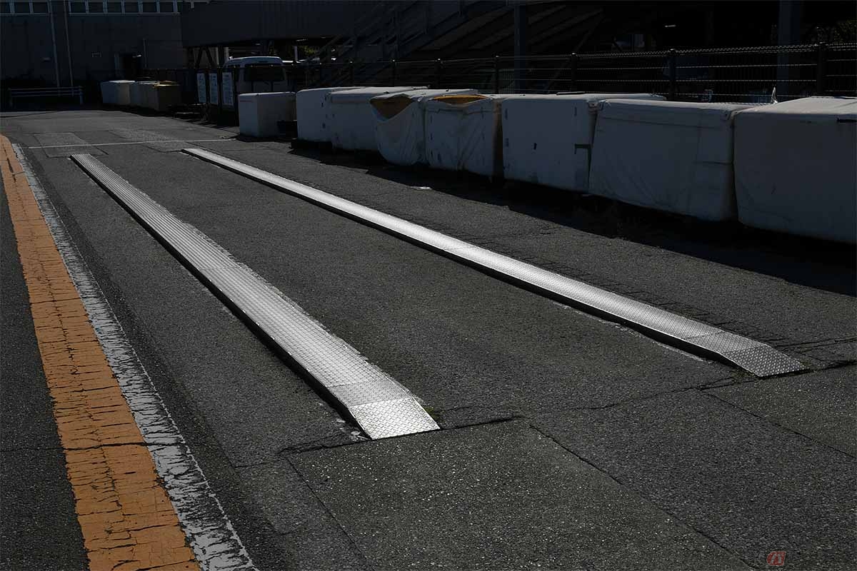 実技試験は一本橋やクランク、S字などを決められた道順でクリアしていかなければならない