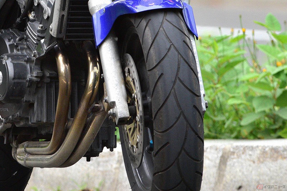タイヤの溝はこまめにチェックすることが重要