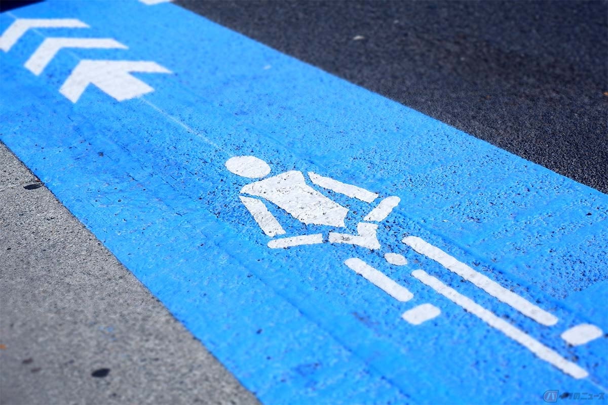 自転車専用レーン上は駐車禁止なので要注意