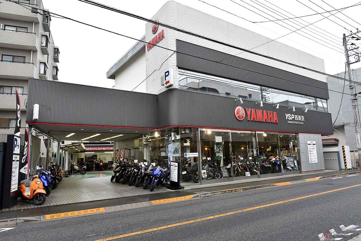 一体どっちで買うのが正解!? メーカー直系のディーラーと町のバイク屋