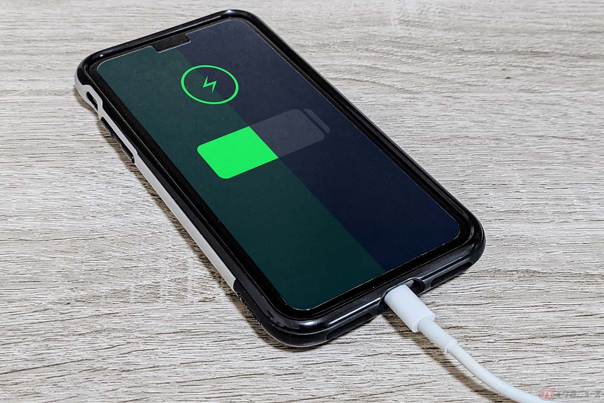 スマートフォンにも採用されるリチウムイオン電池