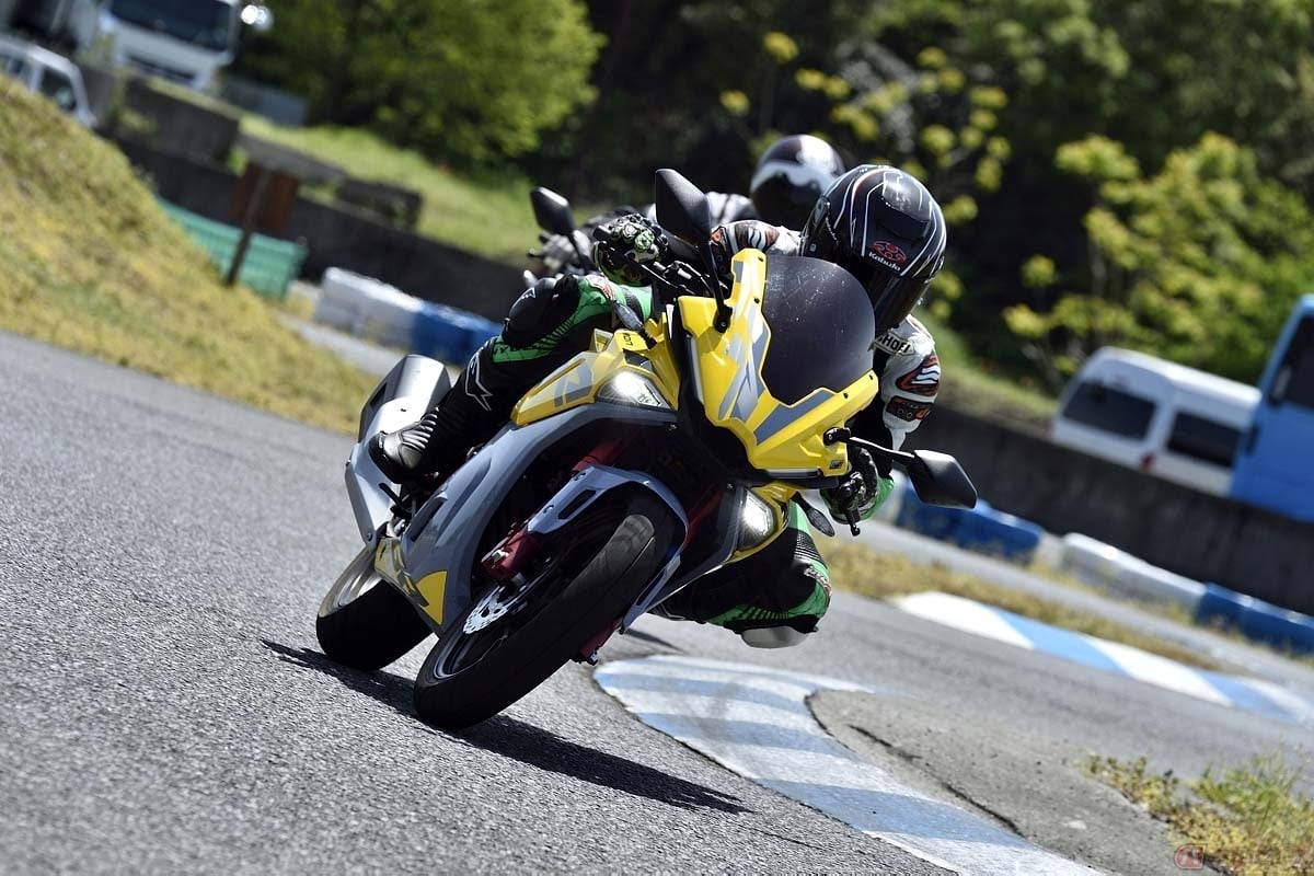 GPX「デーモンGR200R 4v」のフロントデザイン