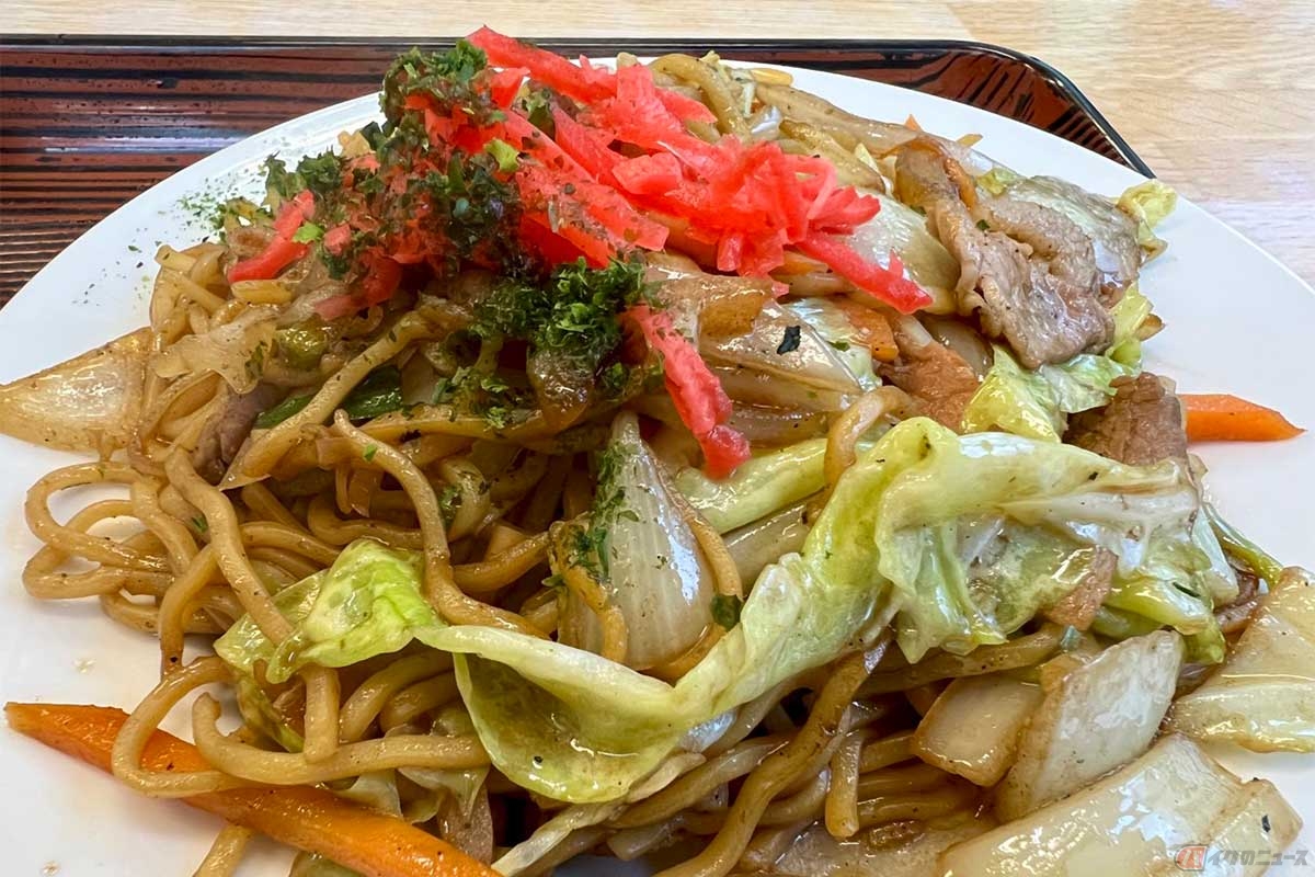 「ほそ川名物」という焼きそば、薄味、油少なめで想像よりもシンプルな美味しさ。くどさも無く、ご飯のおかずになる味だった