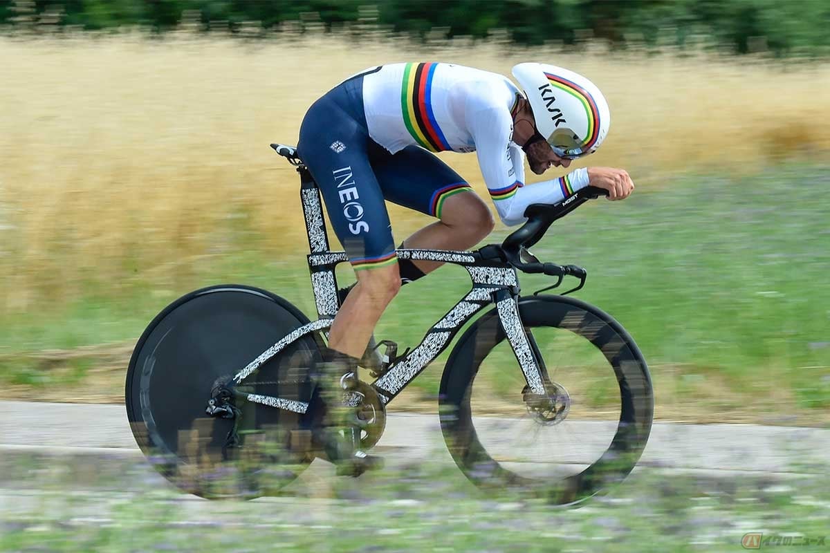 発表前のレースではカモフラージュ柄で登場。ライダーは現世界チャンピオンのフィリッポ・ガンナ選手