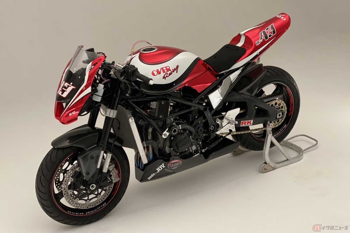 パッと見の印象はカワサキ「Z900RS」風だが、OV-43は「ZX-10R」のネイキッド仕様と言うべきモデル。スチール製トラスフレームはOVERのオリジナル