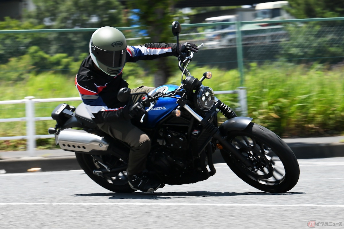 スロットルを開ける楽しみを心地良いサウンドとともに堪能できるCL500