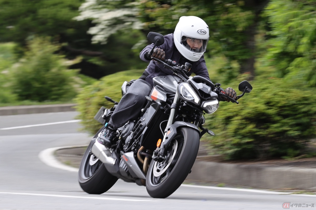 走り込むほど楽しさが増す『STREET TRIPLE 765 RS』