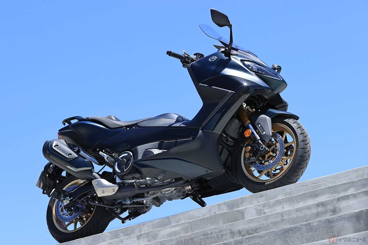 ヤマハ「TMAX560 TECH MAX」(2023年3月28日発売)。搭載される排気量561ccの水冷直列2気筒DOHC4バルブエンジンは最高出力35kW(48PS)/7500rpm、最大トルク56N・m(5.7kgf・m)/5250rpmを発揮